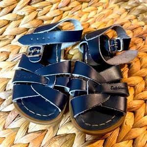Saltwater Sandal Size 8 - NAVY